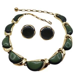 Green Lucite Choker Earrings Gold Tone Screw Back LISNER Necklace Thermoset 60s
